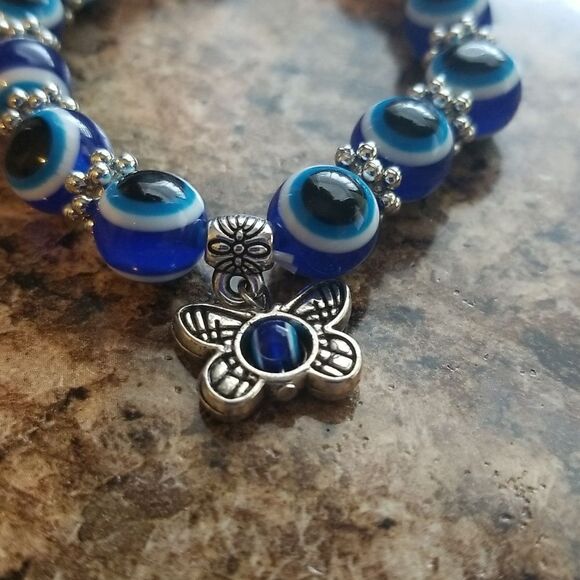 ❤ Blue Evil Eye Beaded Bracelet with Butterfly Charm - Picture 3 of 5